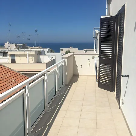 Petali Rosa- Dimora Orizzonte Vista Mare 3* بولينيانو آ ماري