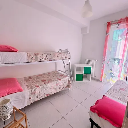 Petali Rosa- Dimora Orizzonte Vista Mare 3*