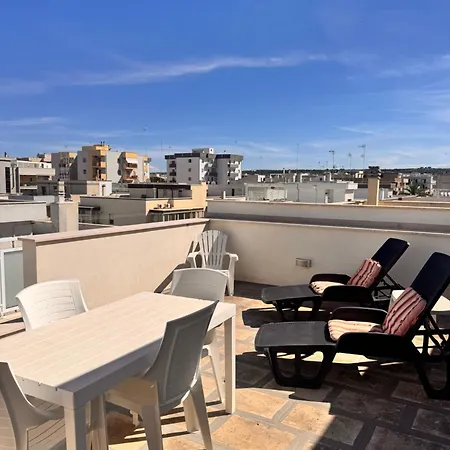 Petali Rosa- Dimora Orizzonte Vista Mare 3*