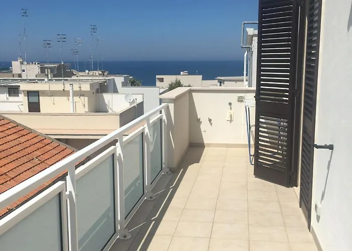 Petali Rosa- Dimora Orizzonte Vista Mare 3* بولينيانو آ ماري